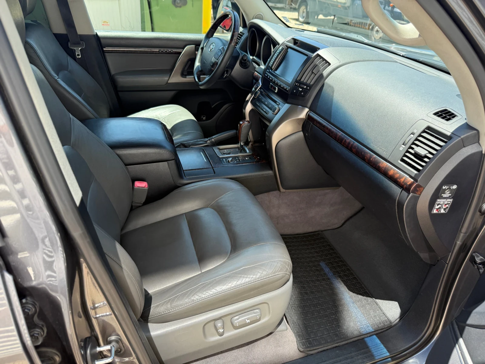 Toyota Land cruiser J200+ V8+ D-4D+ LUXURY+ Kay Less Go+ Камера+ Печка | Mobile.bg — изображение 13