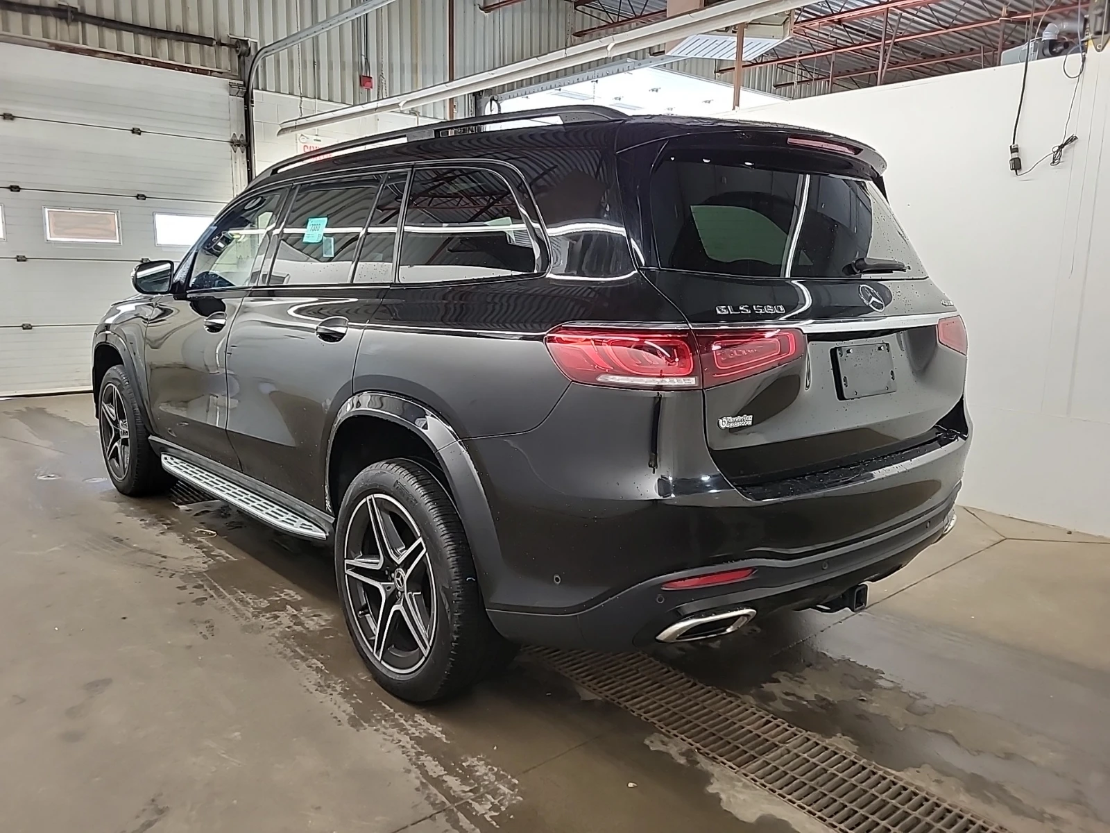 Mercedes-Benz GLS580 4MATIC * CARFAX * АвтоКредит * Цена до България*  - изображение 4