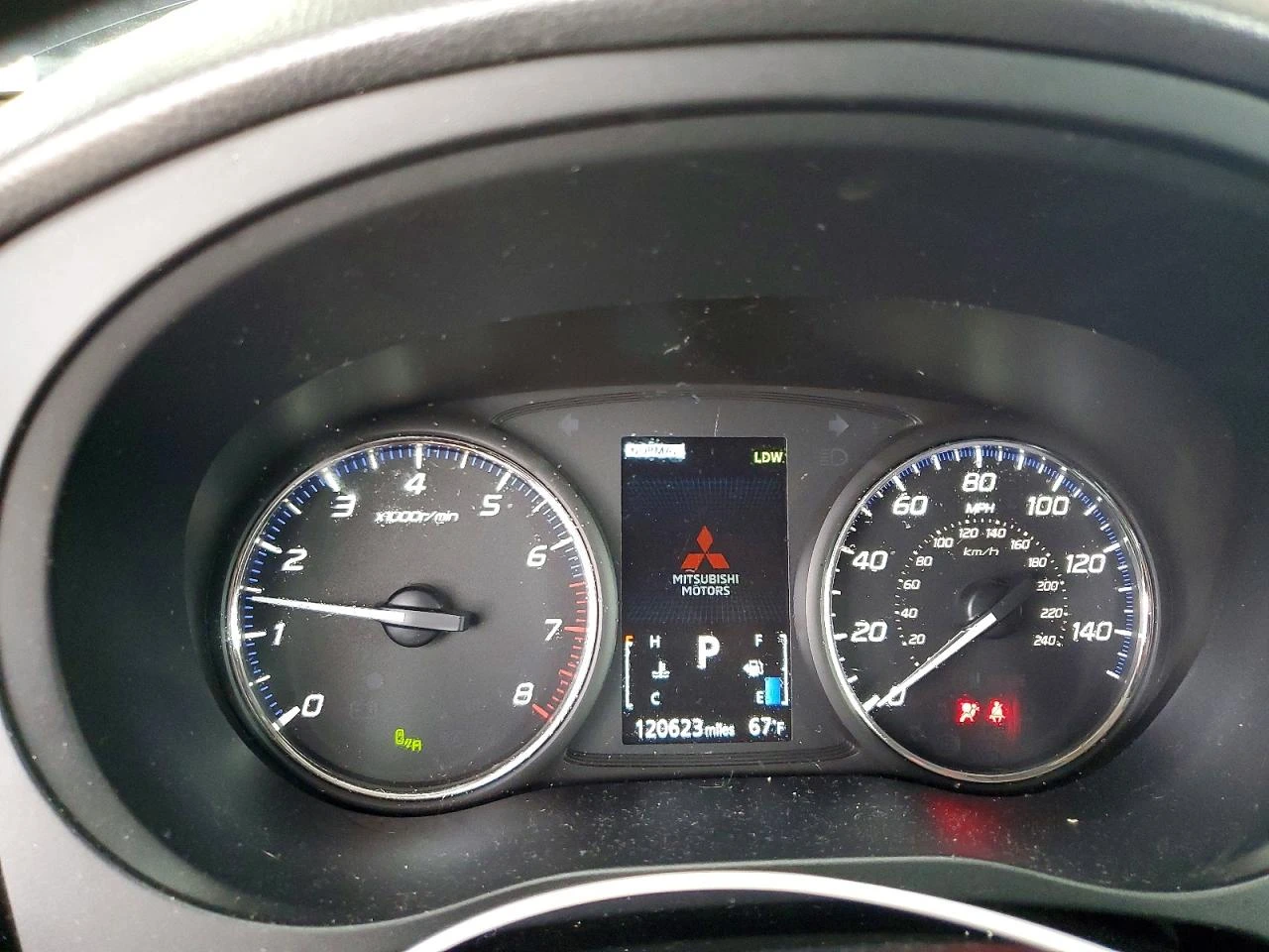 Mitsubishi Outlander SE, снимка 10 - Автомобили и джипове - 53907860