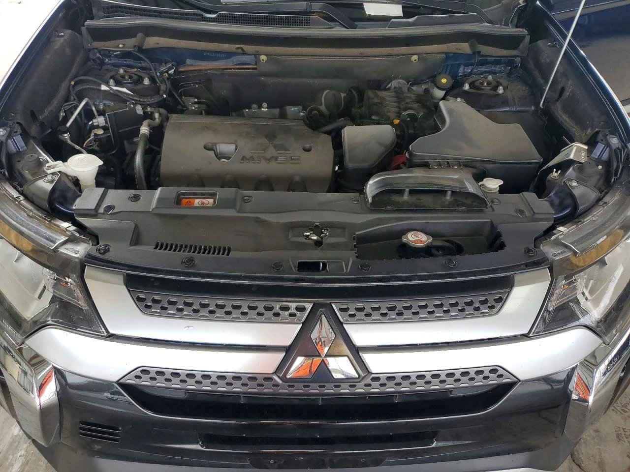 Mitsubishi Outlander SE, снимка 11 - Автомобили и джипове - 53907860