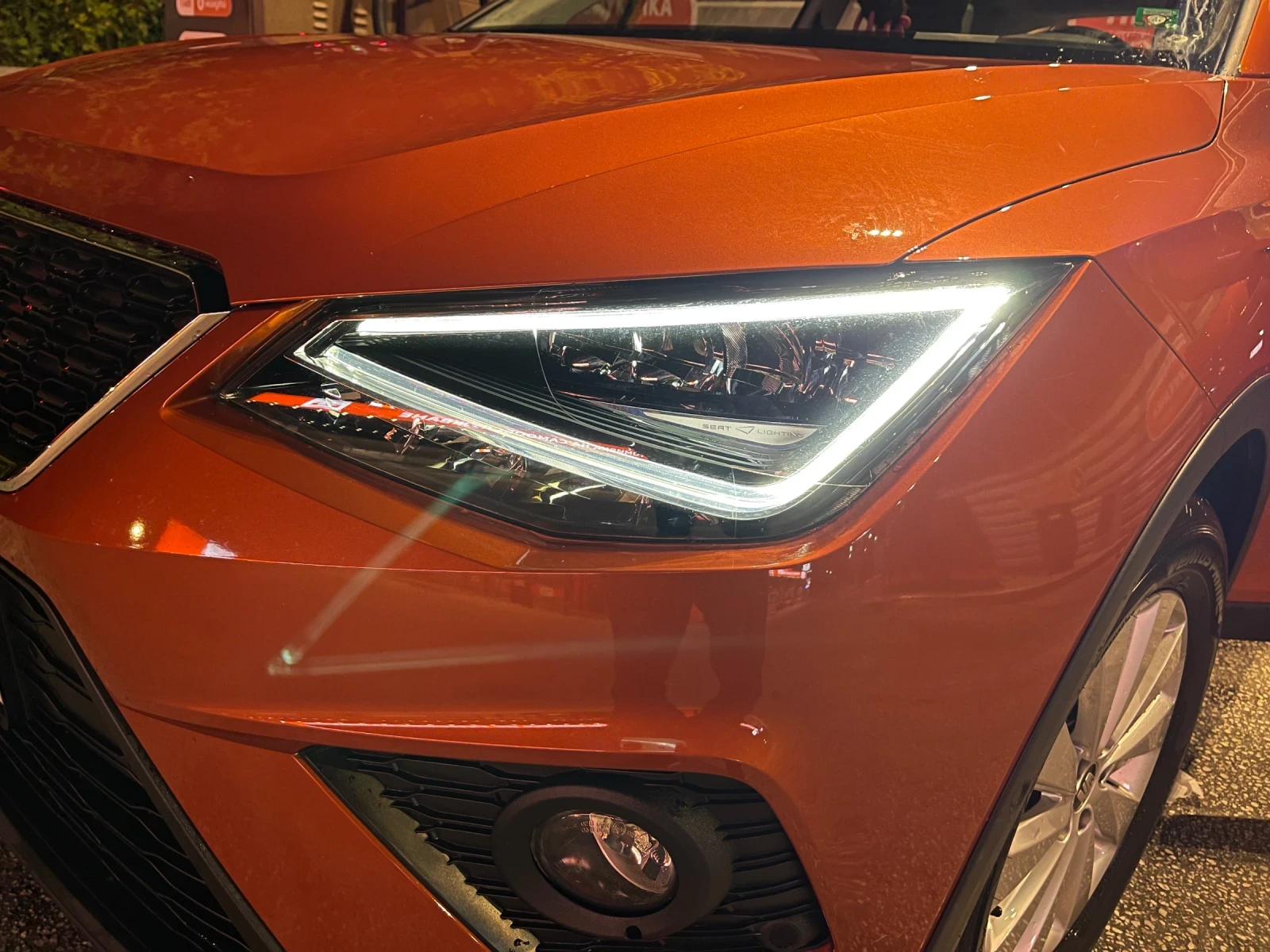 Seat Arona 1.0 TGi, снимка 5 - Автомобили и джипове - 53984057