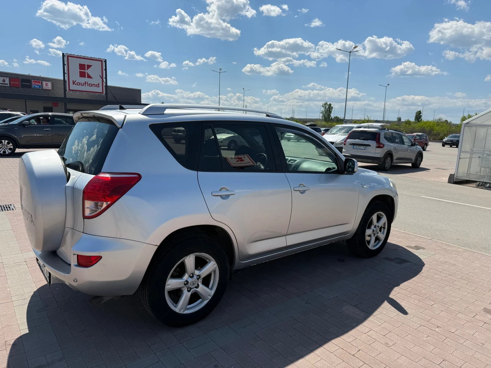 Toyota Rav4 2.2 D4D, снимка 3 - Автомобили и джипове - 54501189