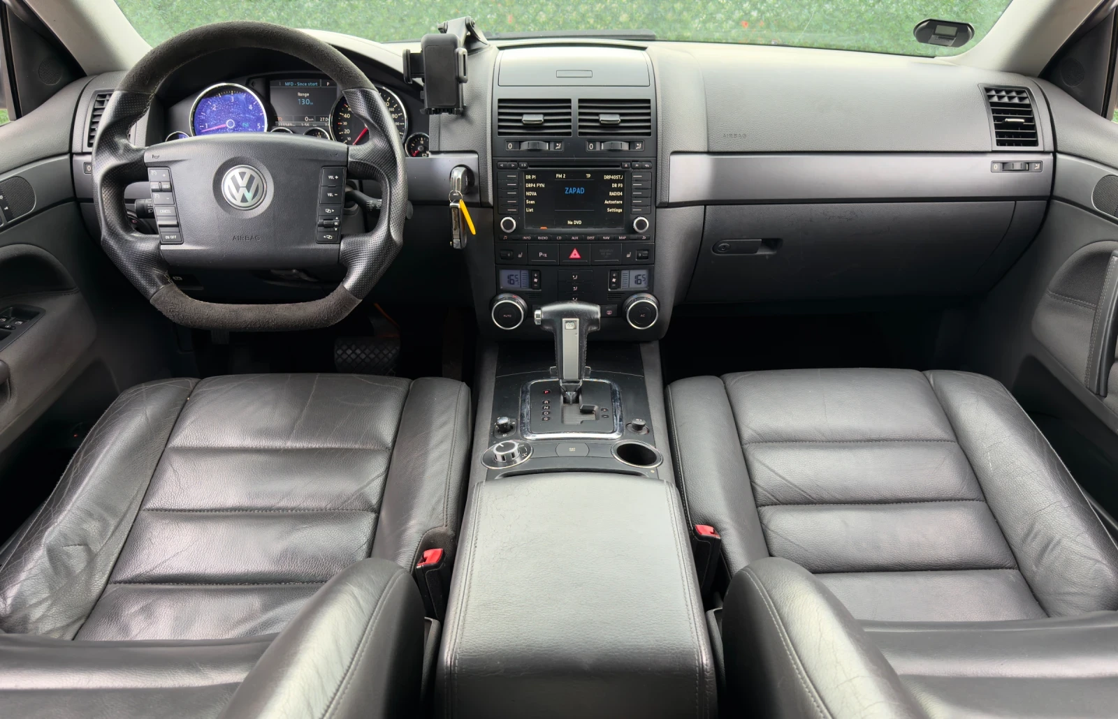 VW Touareg 3.0TDi //R-LINE * FACELIFT* , снимка 10 - Автомобили и джипове - 54766509