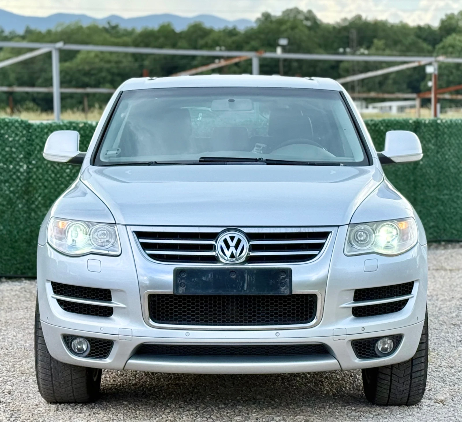 VW Touareg 3.0TDi //R-LINE * FACELIFT* , снимка 2 - Автомобили и джипове - 54766509