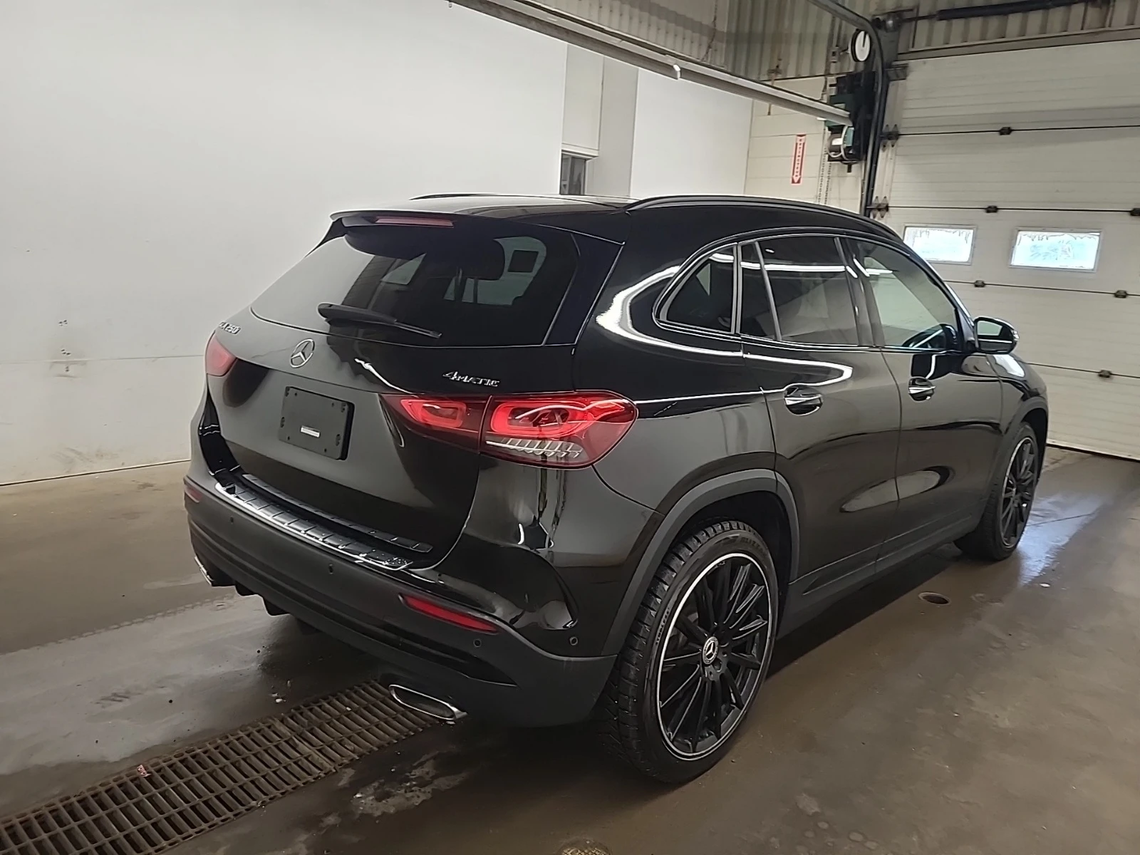 Mercedes-Benz GLA 250, снимка 3 - Автомобили и джипове - 55720640