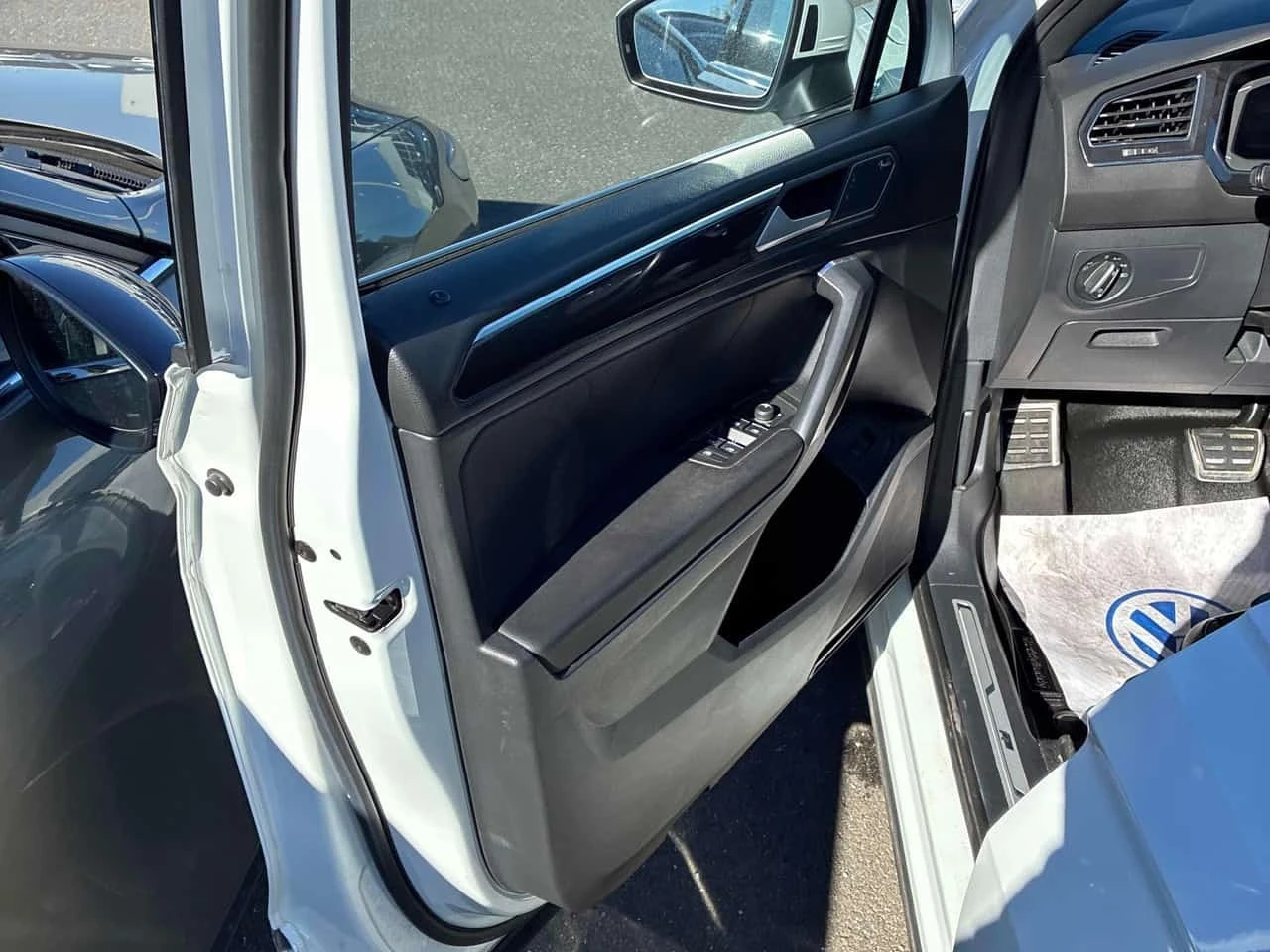 VW Tiguan Highline | CARFAX | ����� �� ����������� | Mobile.bg � ����������� 11