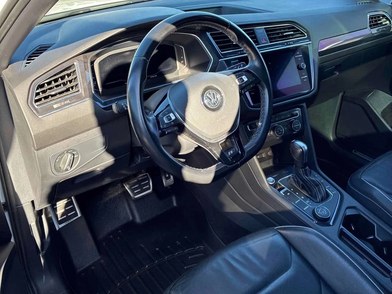 VW Tiguan Highline | CARFAX | ����� �� ����������� | Mobile.bg � ����������� 7