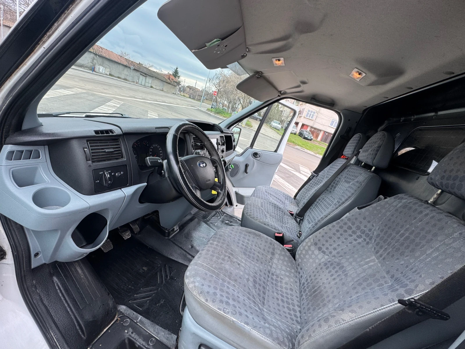 Ford Transit 2.2 - изображение 7