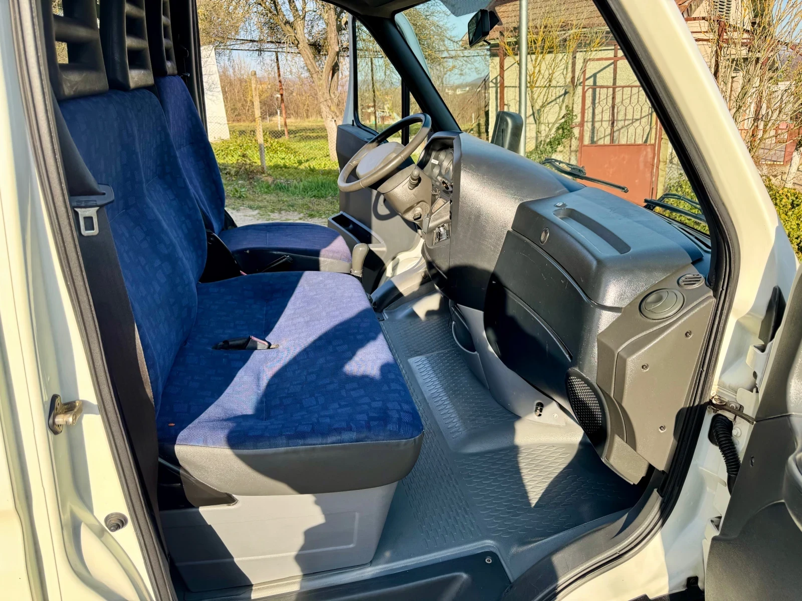 Iveco Daily 4.30м. ДЪЛЖИНА* Падащ борд* Реален пробег, снимка 17 - Бусове и автобуси - 55991230