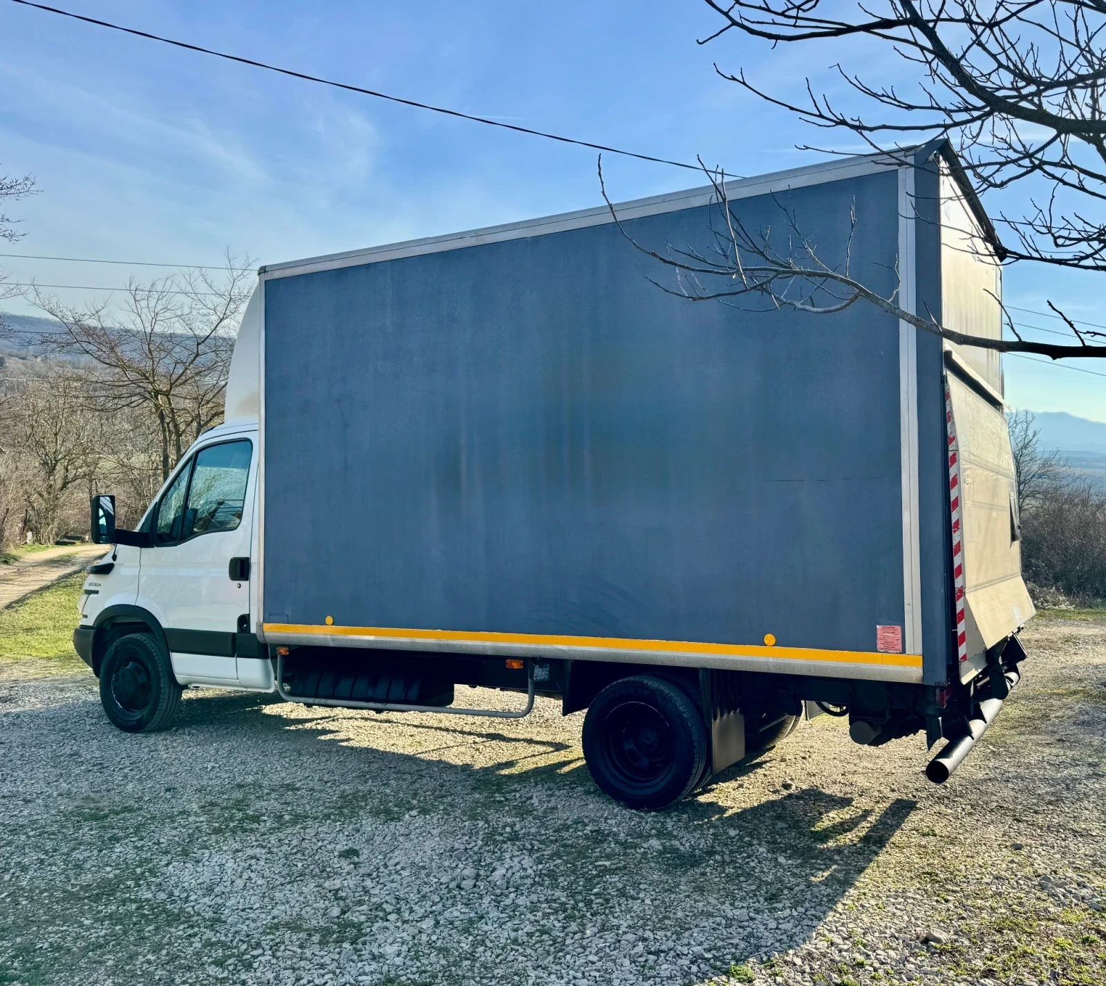Iveco Daily 4.30м. ДЪЛЖИНА* Падащ борд* Реален пробег, снимка 5 - Бусове и автобуси - 55991230