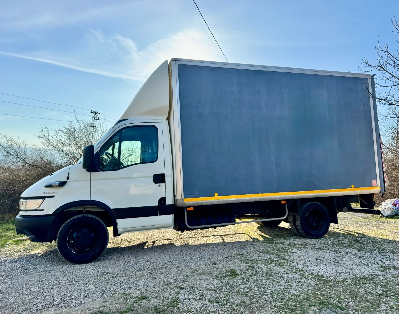 Iveco Daily 4.30м. ДЪЛЖИНА* Падащ борд* Реален пробег, снимка 3 - Бусове и автобуси - 55991230