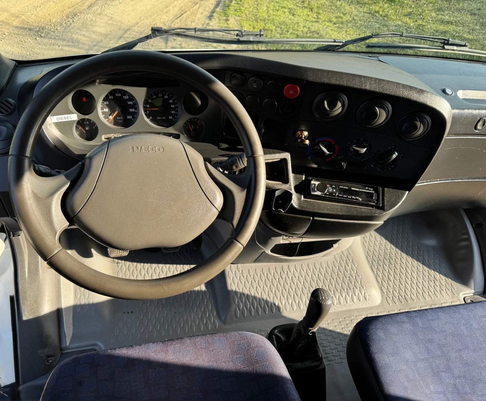 Iveco Daily 4.30м. ДЪЛЖИНА* Падащ борд* Реален пробег, снимка 16 - Бусове и автобуси - 55991230