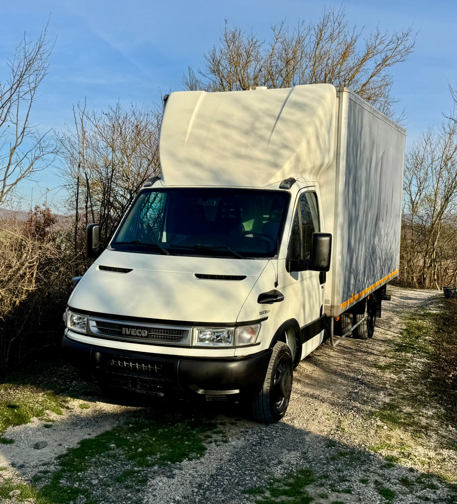 Iveco Daily 4.30м. ДЪЛЖИНА* Падащ борд* Реален пробег, снимка 2 - Бусове и автобуси - 55991230