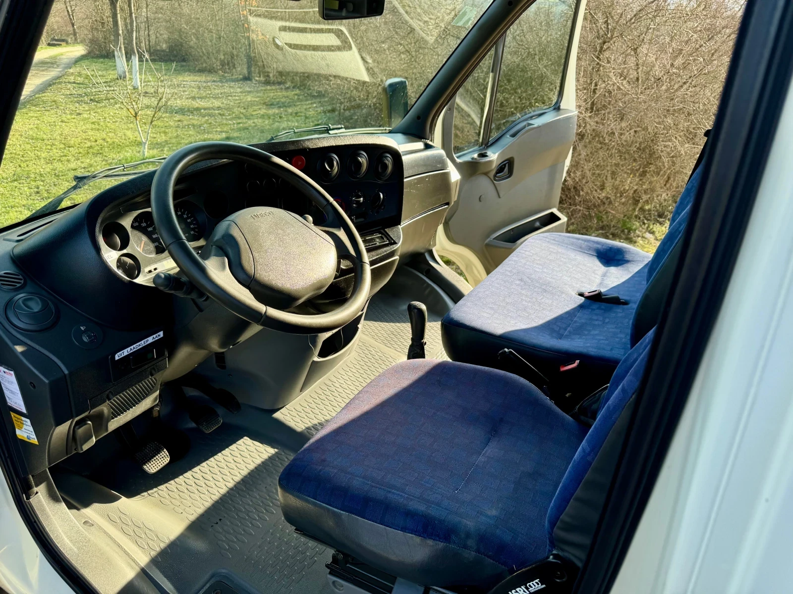 Iveco Daily 4.30м. ДЪЛЖИНА* Падащ борд* Реален пробег, снимка 15 - Бусове и автобуси - 55991230