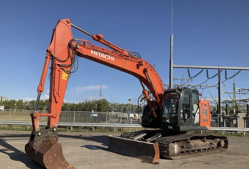 Багер Hitachi ZX225USLC-5B
