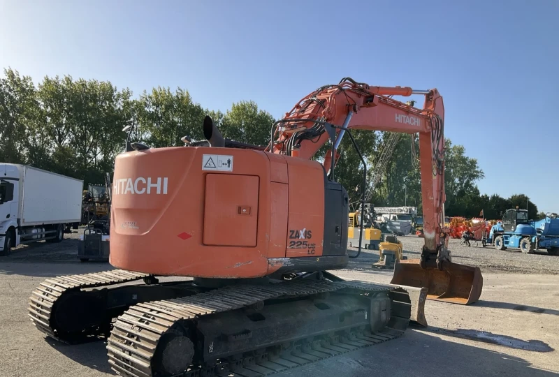 Багер Hitachi ZX225USLC-5B, снимка 3 - Индустриална техника - 51943934
