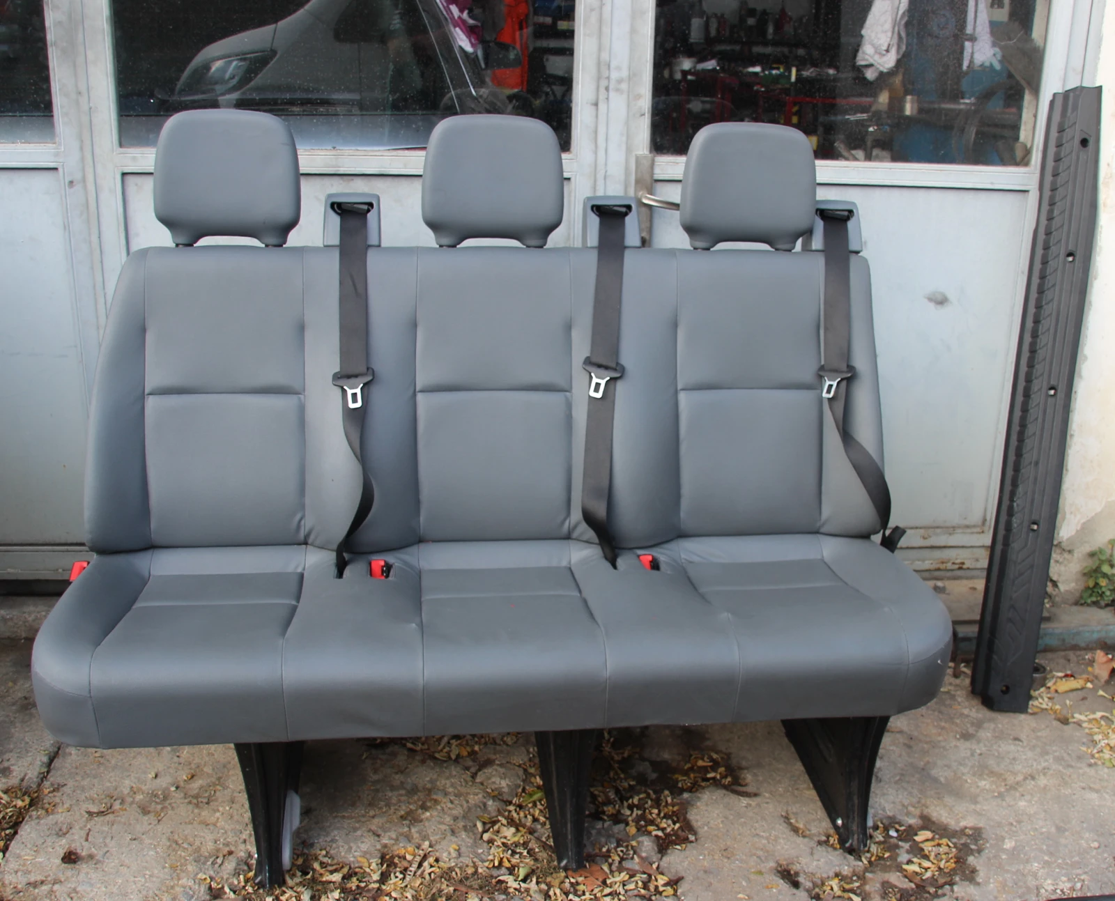         2006 .  2    | Mobile.bg   5