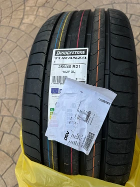 Гуми Летни 255/40R21, снимка 1 - Гуми и джанти - 49600920