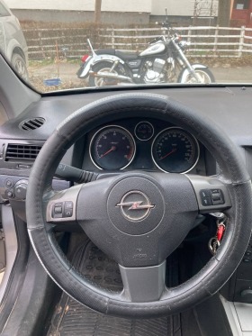 Opel Astra 1.7 CTDI, снимка 9 - Автомобили и джипове - 45296914