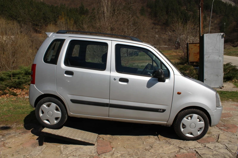 Suzuki Wagon r 1.3I 4х4 НОВ ВНОС, снимка 4 - Автомобили и джипове - 47403545