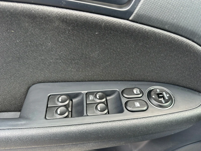 Hyundai I30 1.6CRDI* REALNI KM* , снимка 14 - Автомобили и джипове - 49864316