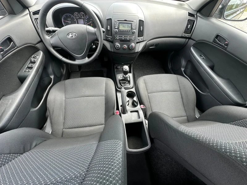 Hyundai I30 1.6CRDI* REALNI KM* , снимка 9 - Автомобили и джипове - 49864316