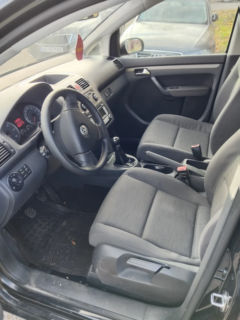 VW Touran 1.9Tdi , снимка 8 - Автомобили и джипове - 52069165