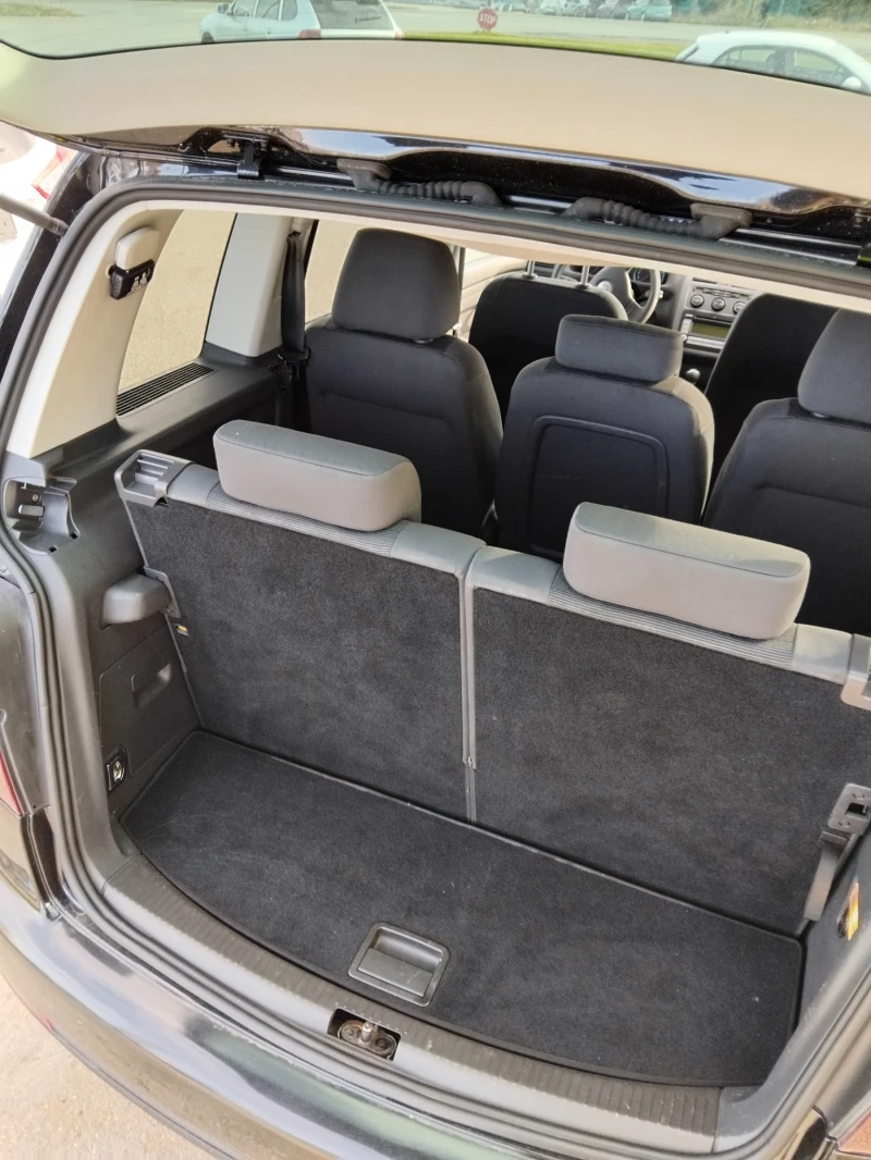 VW Touran 1.9Tdi , снимка 10 - Автомобили и джипове - 52069165