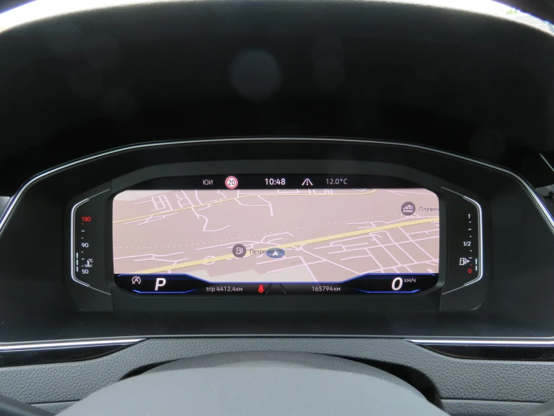 VW Passat 2.0TDI SCR 4MOT DSG, снимка 10 - Автомобили и джипове - 52414782