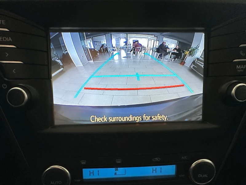 Toyota Avensis 1.8 Valvematic, снимка 13 - Автомобили и джипове - 52056238