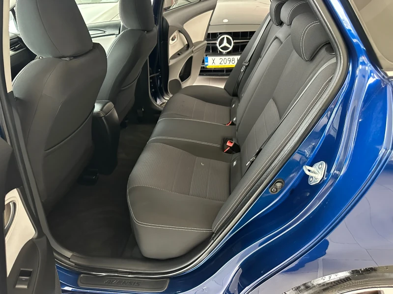 Toyota Avensis 1.8 Valvematic, снимка 8 - Автомобили и джипове - 52056238