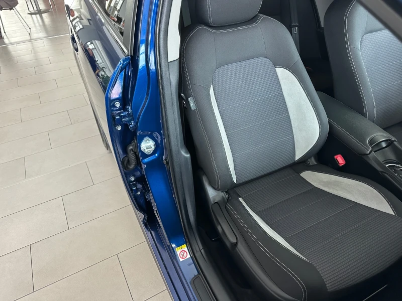 Toyota Avensis 1.8 Valvematic, снимка 7 - Автомобили и джипове - 52056238