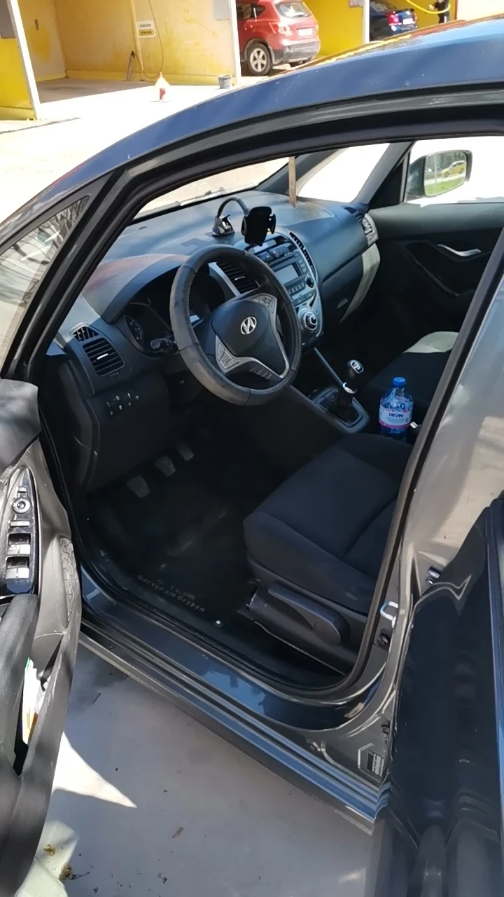 Hyundai Ix20, снимка 8 - Автомобили и джипове - 54113040