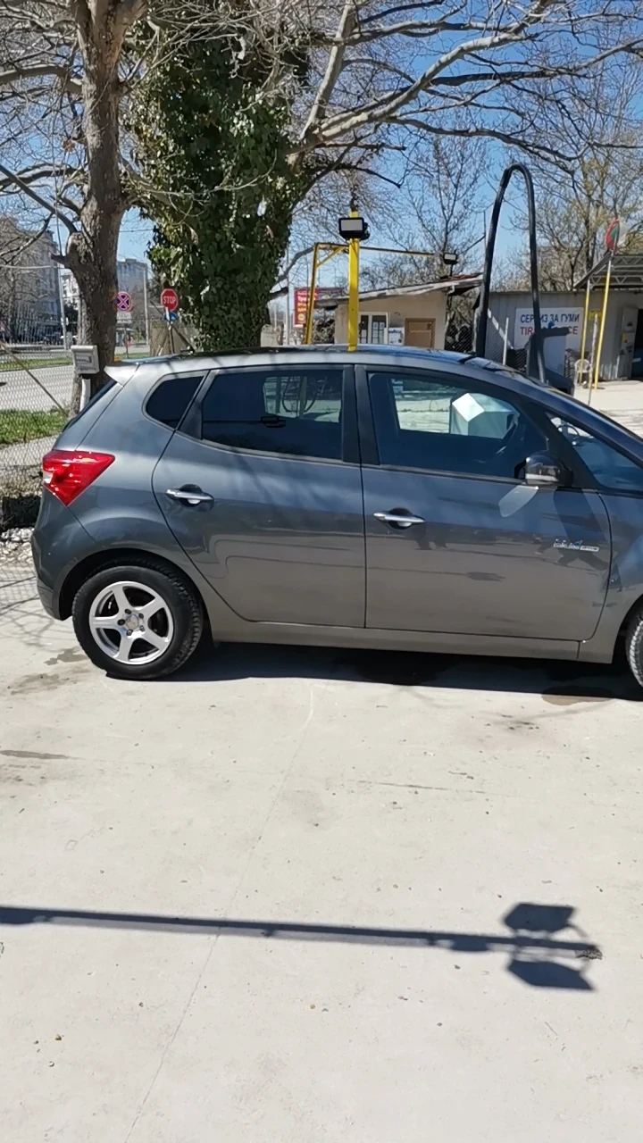 Hyundai Ix20, снимка 3 - Автомобили и джипове - 54113040