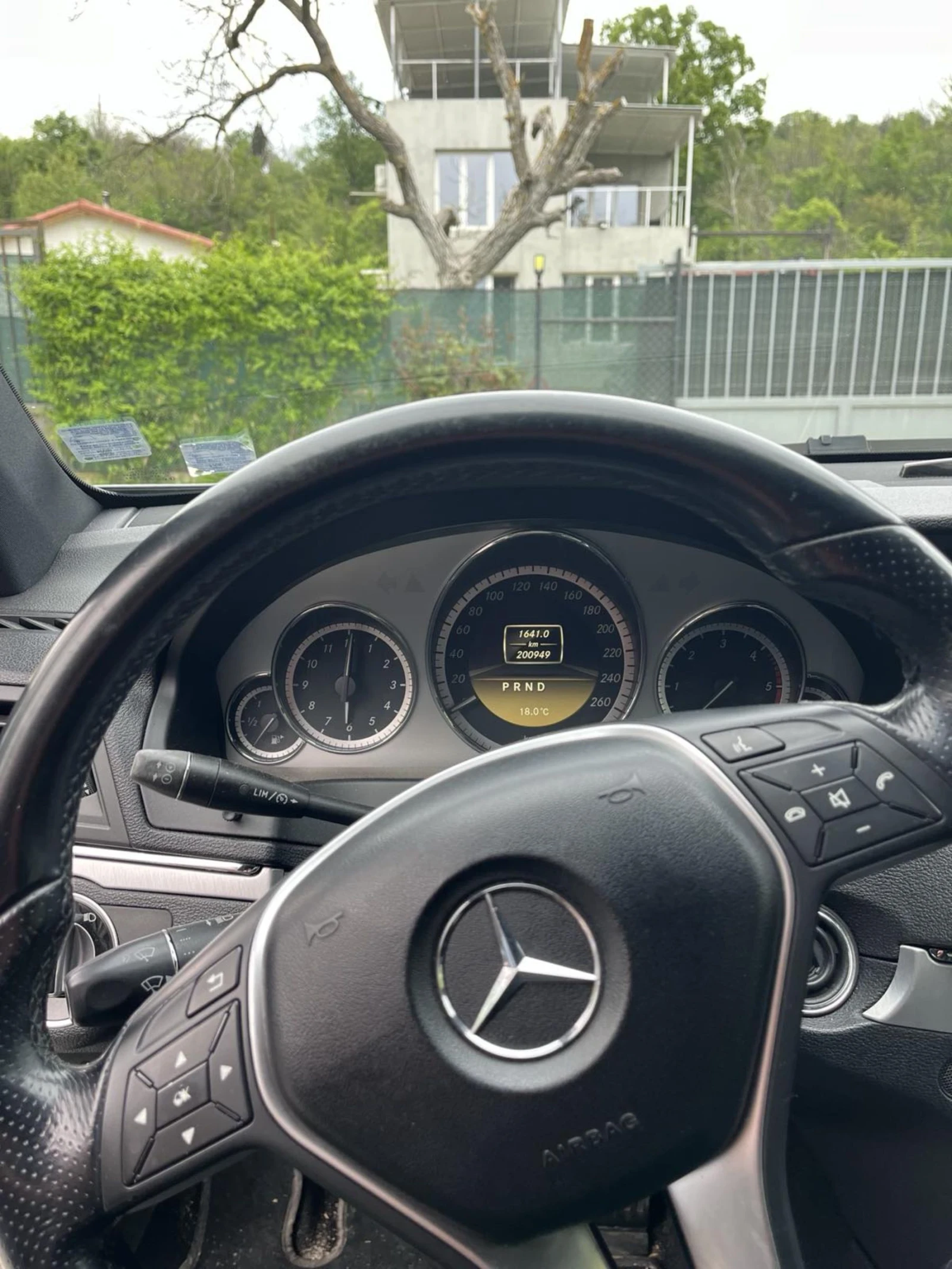 Mercedes-Benz E 350  - изображение 6