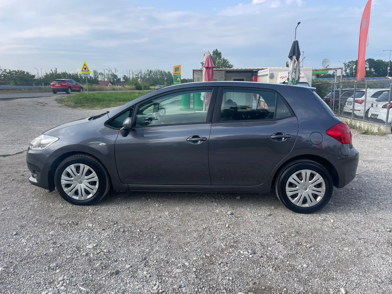 Toyota Auris 1.4-D4D-90-ITALIA - изображение 8