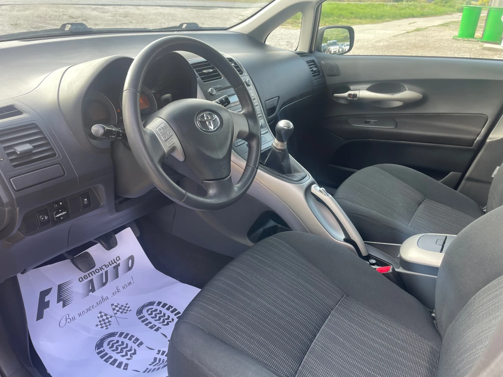 Toyota Auris 1.4-D4D-90-ITALIA - изображение 9