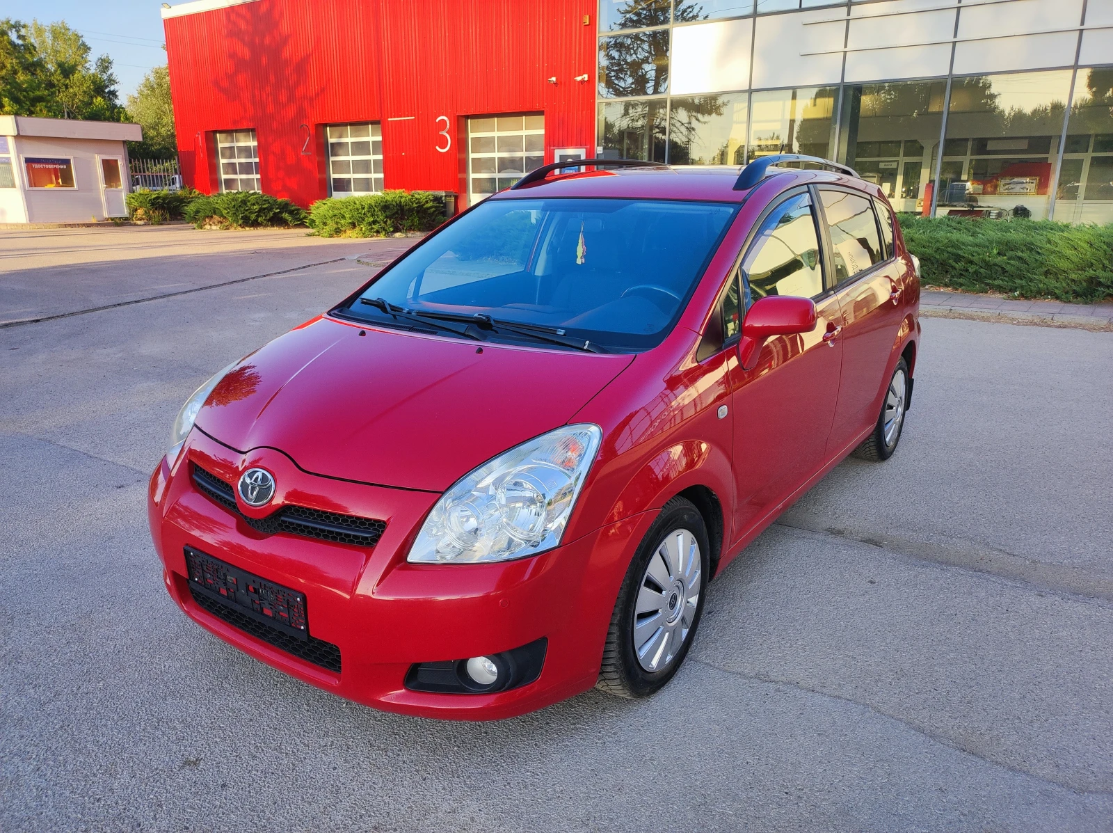 Toyota Corolla verso 2.2D4d 136к.с. Facelift 2009г - изображение 2