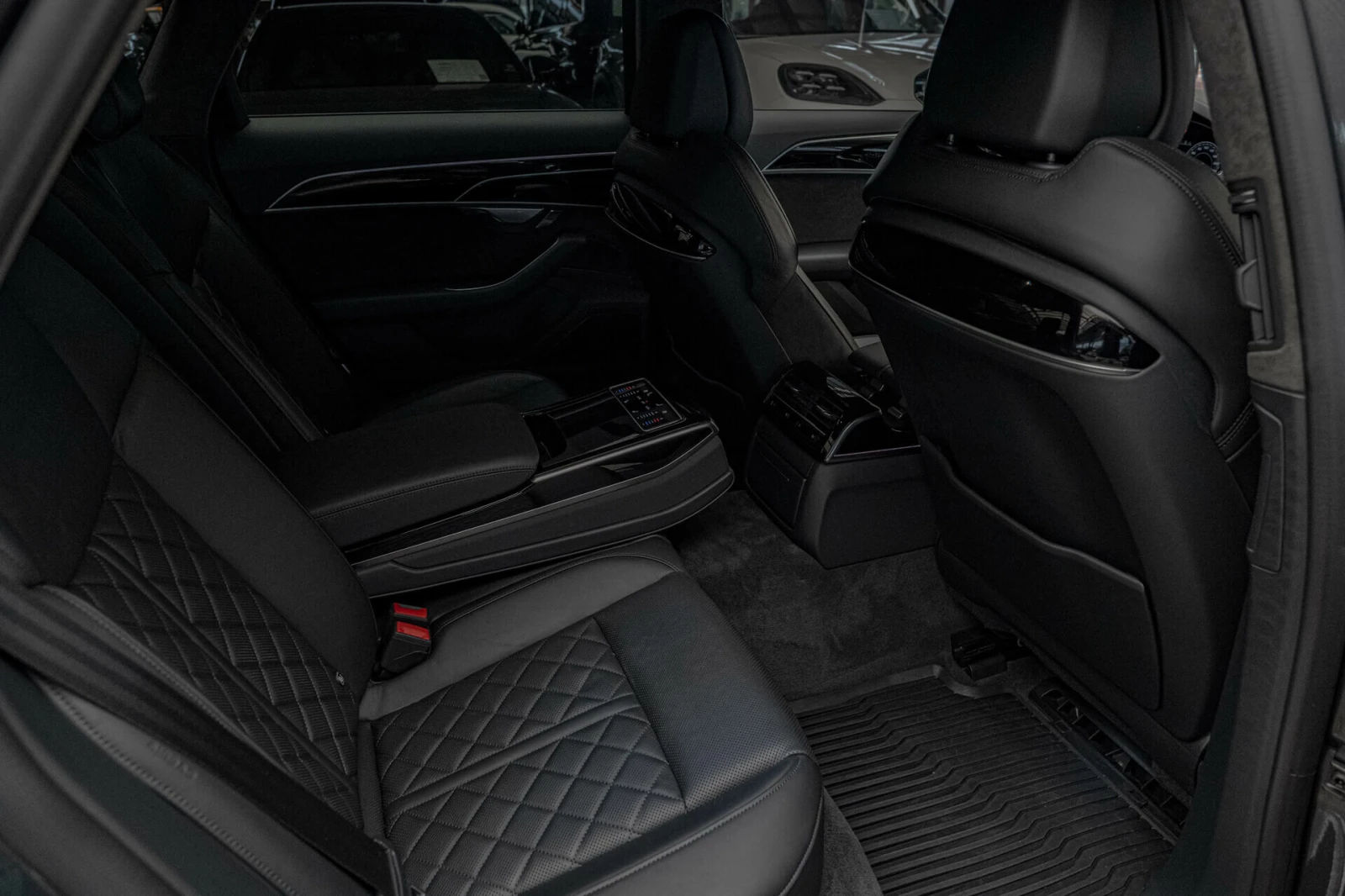 Audi A8 55TFSI/Bang&Olufsen/Алкантар/Обдухване/HuD/3D Каме - изображение 10