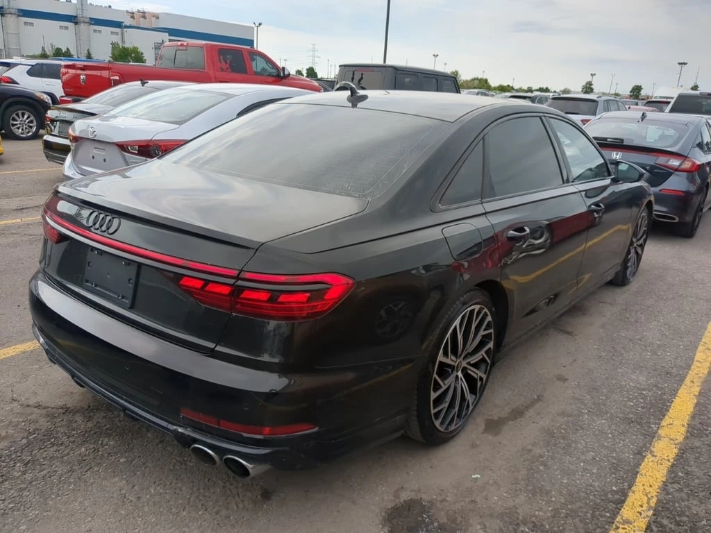 Audi S8  - изображение 3