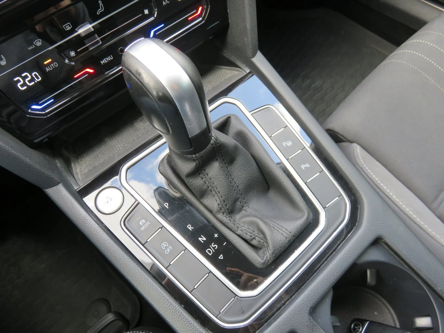 VW Passat 2.0TDI SCR 4MOT DSG | Mobile.bg � ����������� 11