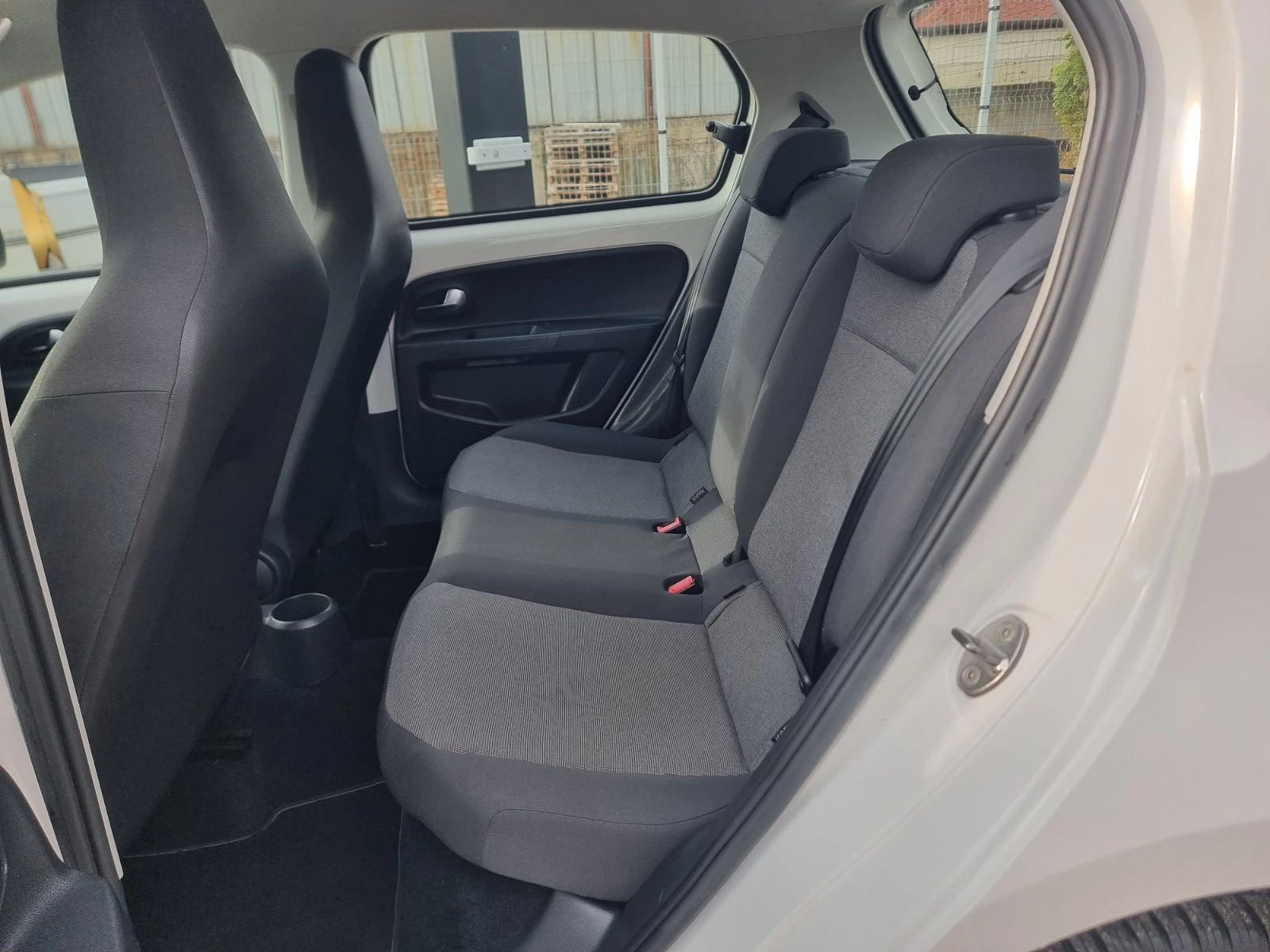 VW Up 1.0 ECOUP CNG КЛИМАТИК - изображение 6