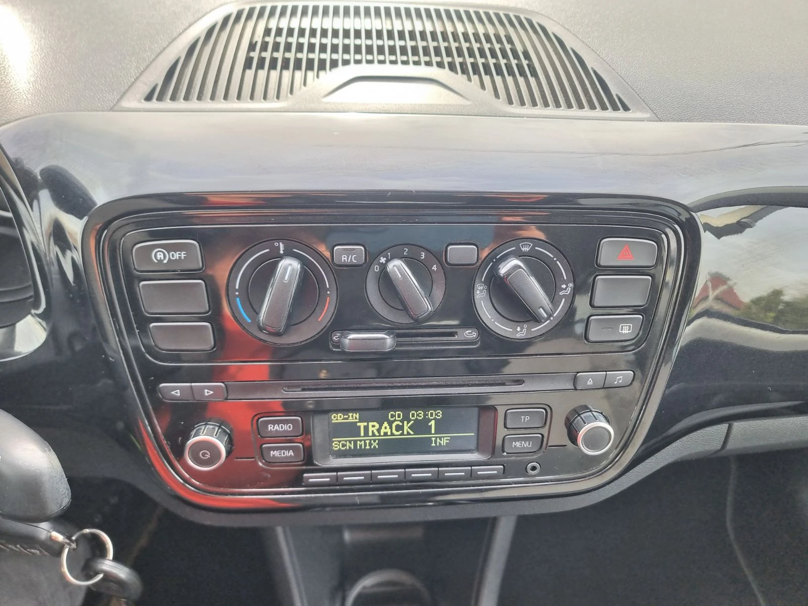 VW Up 1.0 ECOUP CNG �������� | Mobile.bg � ����������� 11