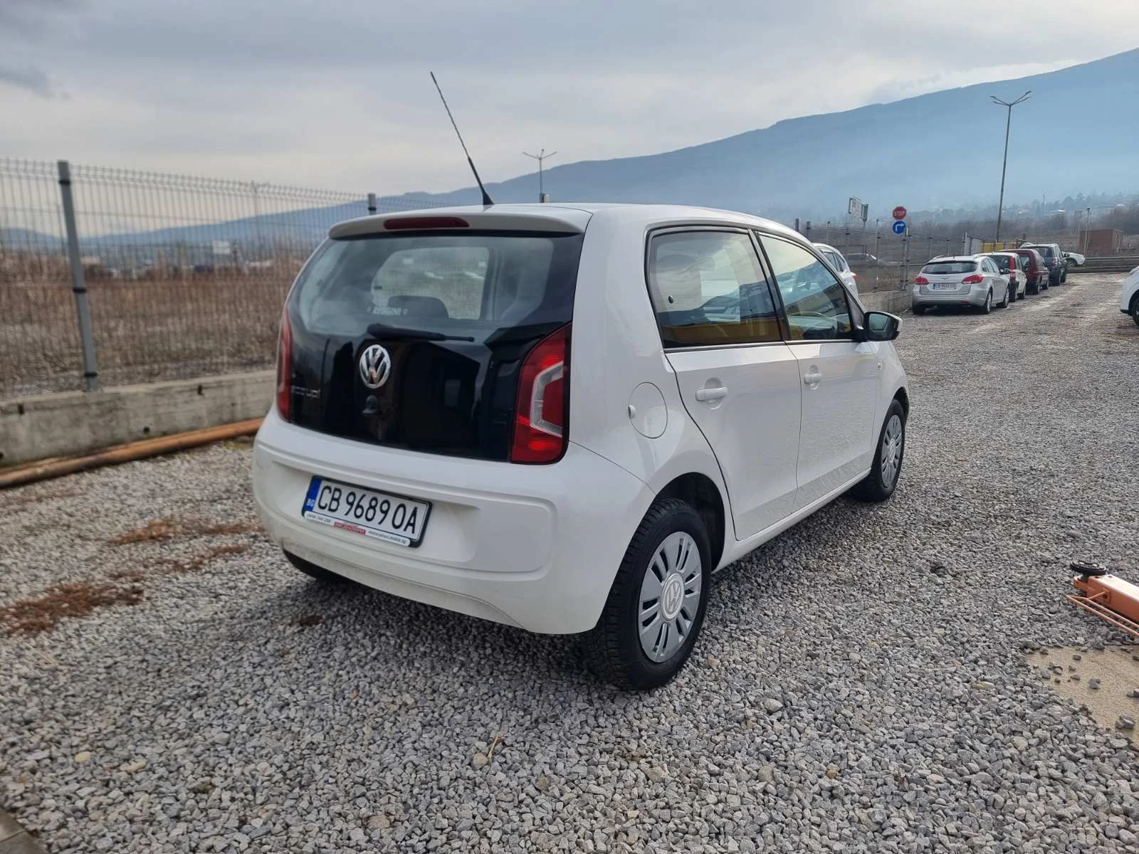VW Up 1.0 ECOUP CNG КЛИМАТИК - изображение 3