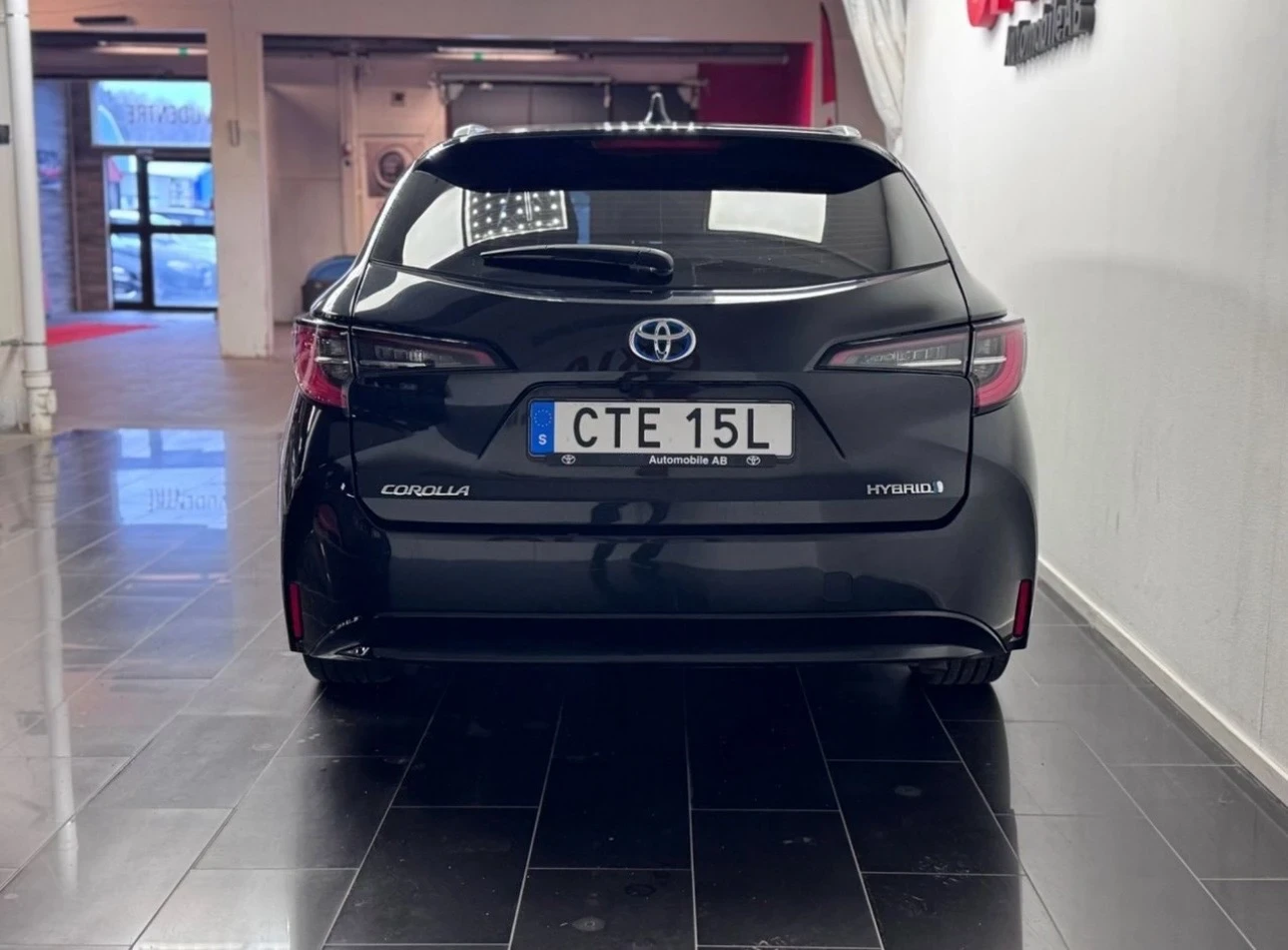 Toyota Corolla Touring Sports Hybrid Представителство Швеция - изображение 2