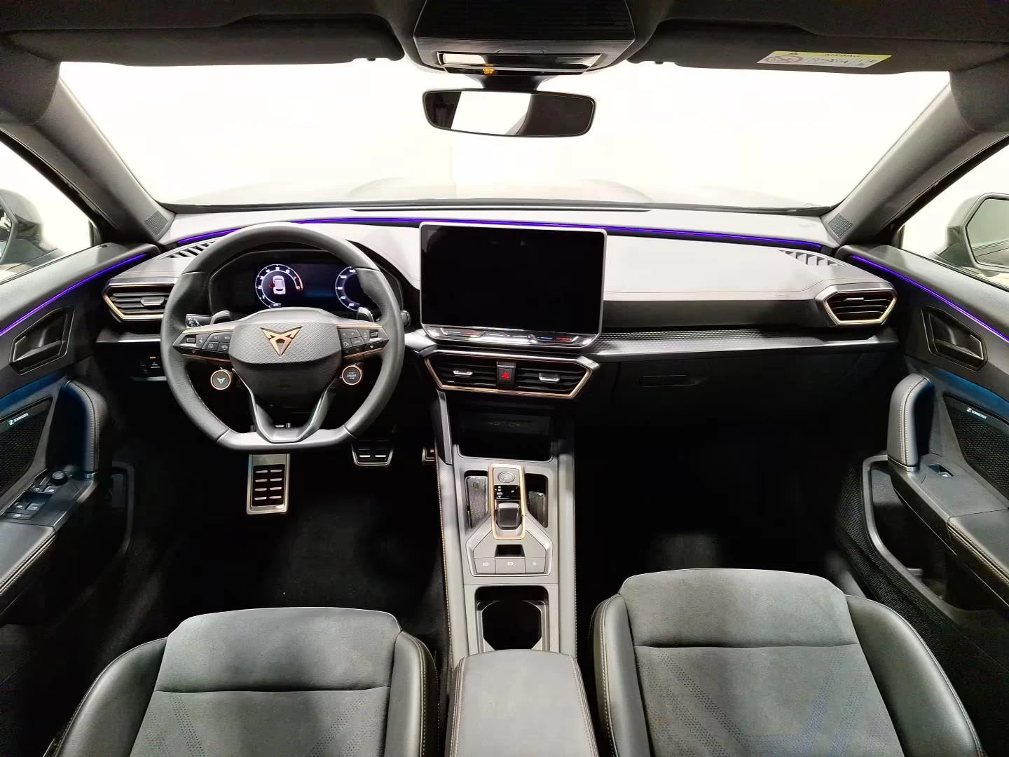 Cupra Formentor 2.0TSI/333HP/VZ/DSG/360/SENNHEISER/MEMO/942g, снимка 8 - Автомобили и джипове - 53894308