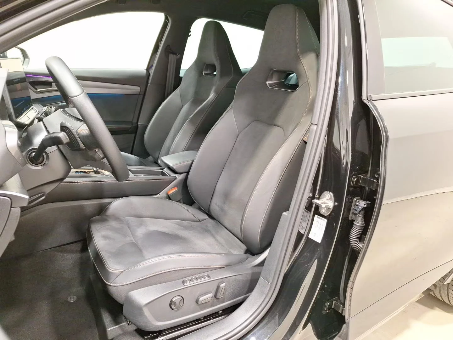 Cupra Formentor 2.0TSI/333HP/VZ/DSG/360/SENNHEISER/MEMO/942g, снимка 7 - Автомобили и джипове - 53894308