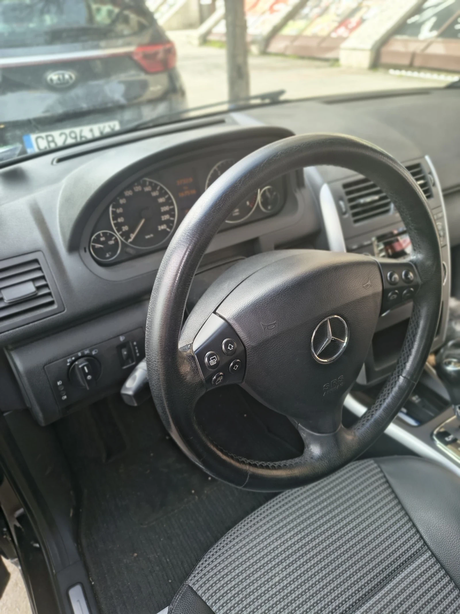 Mercedes-Benz A 180, снимка 11 - Автомобили и джипове - 54178196