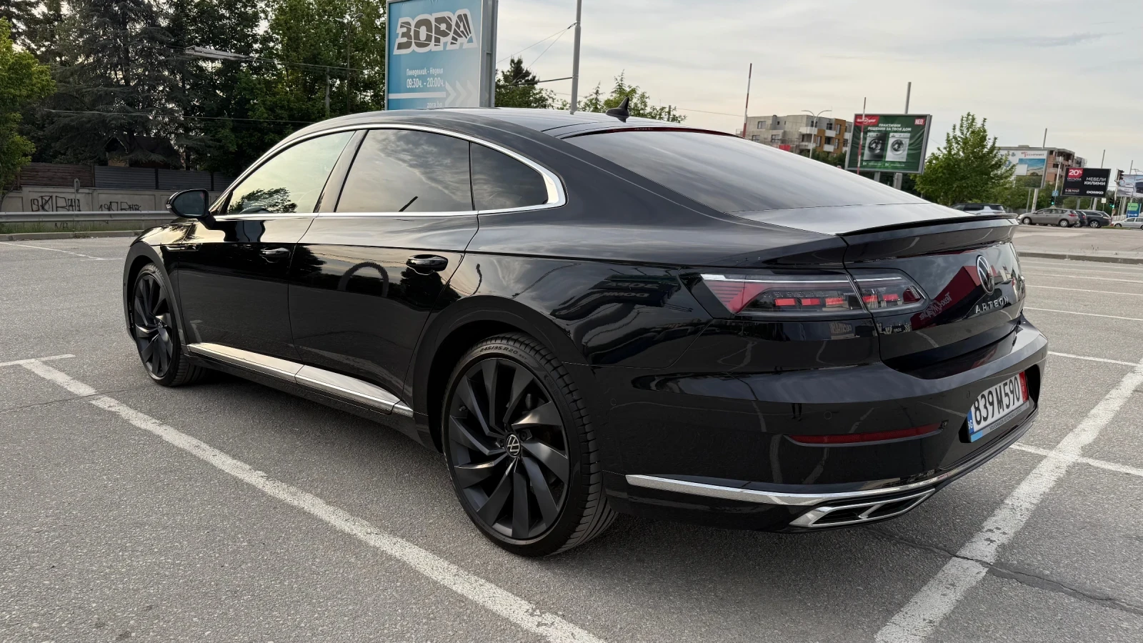 VW Arteon R-LINE 200PS 4MOTION Harmon Head up Pano, снимка 3 - Автомобили и джипове - 54428821