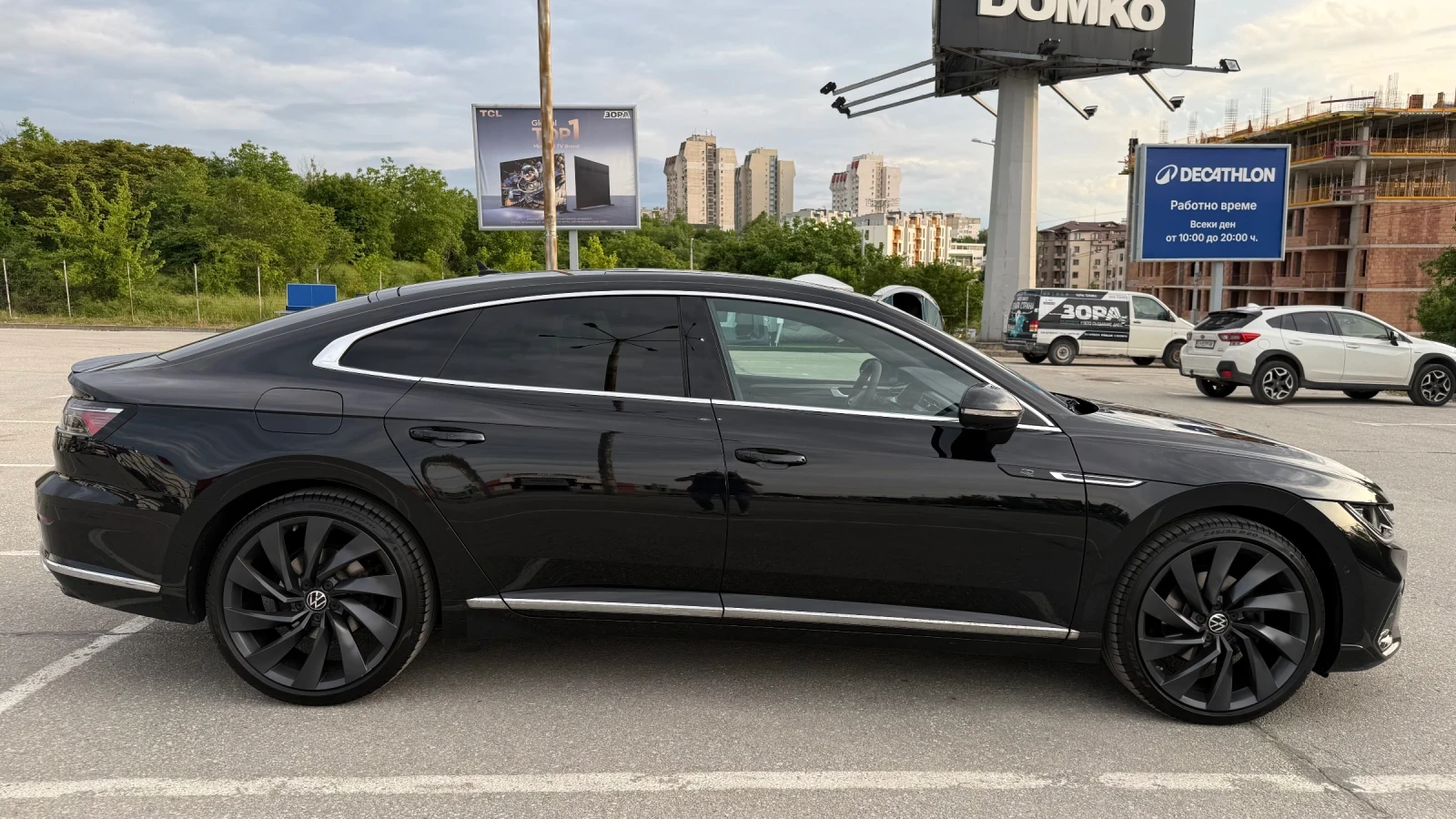 VW Arteon R-LINE 200PS 4MOTION Harmon Head up Pano, снимка 6 - Автомобили и джипове - 54428821